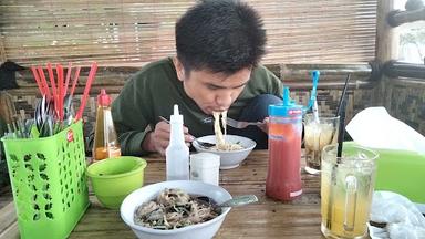 MIE AYAM DAN BAKSO URAT KEBON PORANG