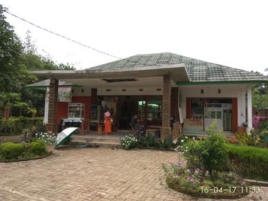 RUMAH MAKAN SUNGAI BARITO