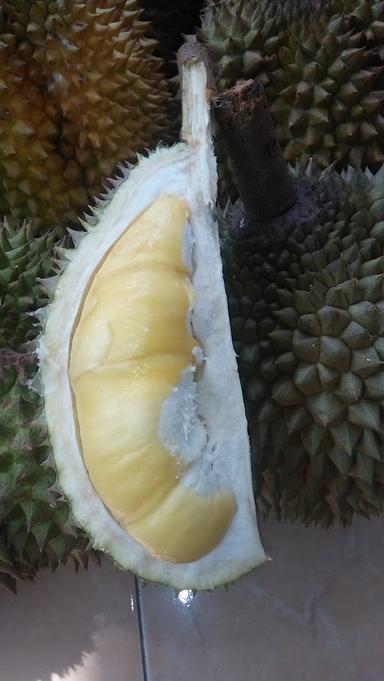 KIOS DURIAN BU TOMO