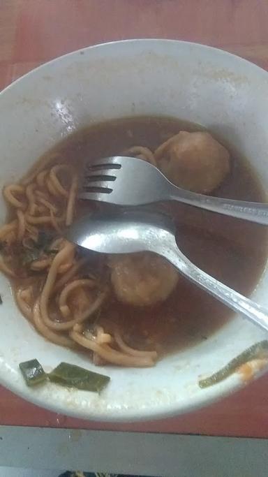 WARUNG MIE AYAM BAKSO BANARAN