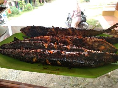 WARUNG NASI YUNIAR