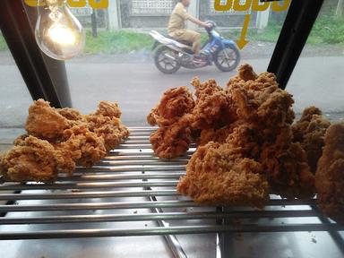 GORENGAN ARDI DAN INARA FRIED CHICKEN