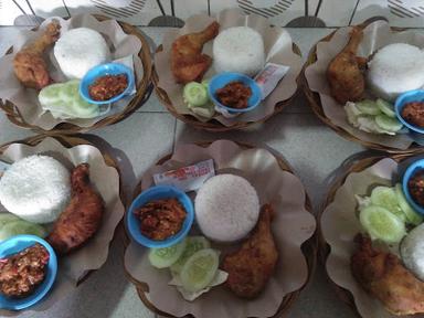 GORENGAN ARDI DAN INARA FRIED CHICKEN