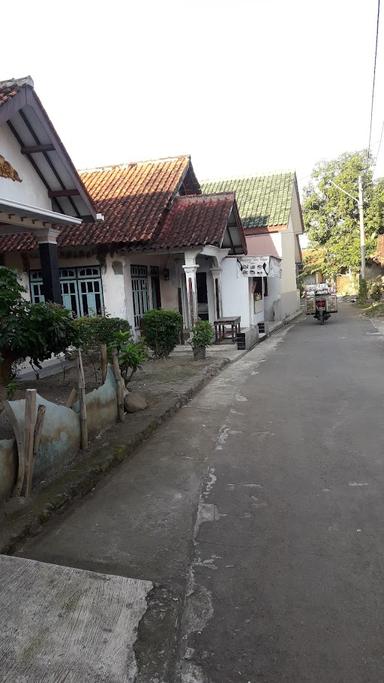 WARUNG SEBLAK BU TITIN