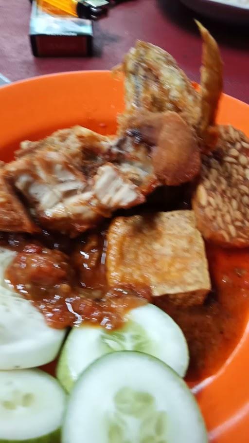 PECEL LELE & AYAM GORENG