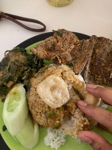 RUMAH MAKAN CAHAYA BARU