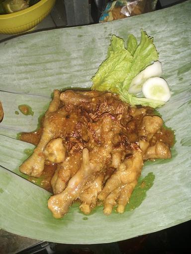 WARUNG MAKAN AVSA (SOTO AYAM CEKER & PECEL KREMES HUUH,,HAAAM)