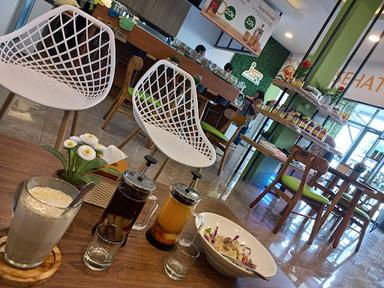 CAFEJSR, CAFE REMPAH RESTO HERBAL BEKASI BY DR. ZAIDUL AKBAR