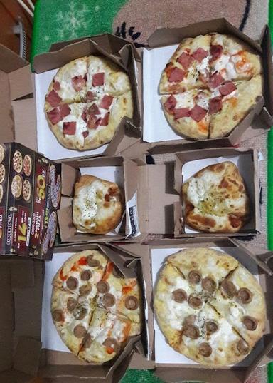 DOMINO'S PIZZA