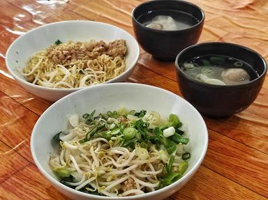 MIE AYAM BANGKA HARI - HARI