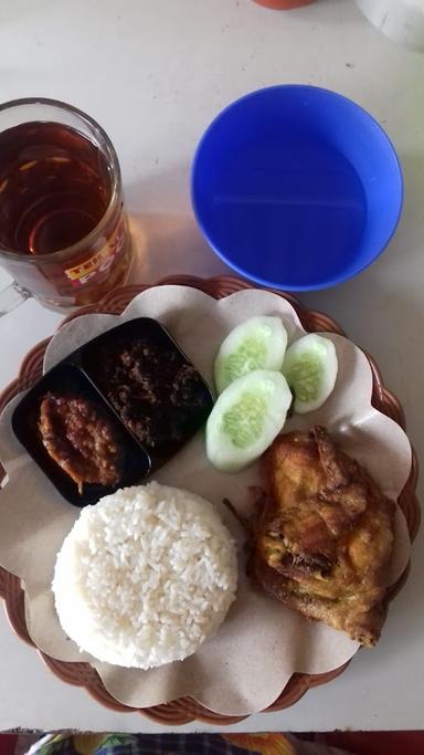 MIE AYAM CEKER BAKSO SOLO IBU AYU