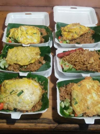 NASI GORENG SELIMUT & AYAM PENYET KEBUMEN