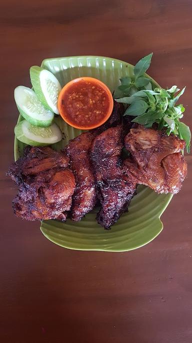 WARUNG AYAM PENYET BU SUNGKONO