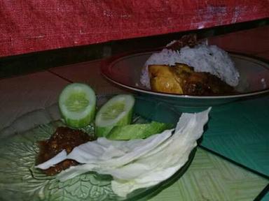 SOTO SURABAYA & AYAM PENYET