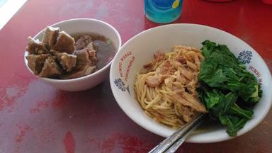 BAKSO & MIE AYAM CEPOT