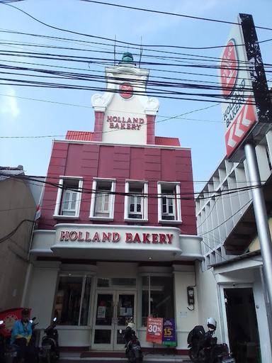 HOLLAND BAKERY MATRAMAN RAYA