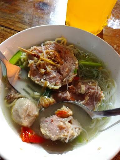 BAKSO HAN SYAUQIE