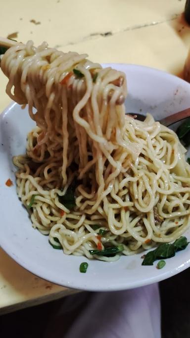 BANG UDIN CHICKEN NOODLES