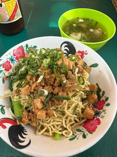 MIE AYAM SUMBER REJEKI (PAK SUNAR)