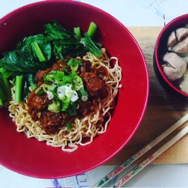 MIE AYAM YOYO KAMPUNG MELAYU