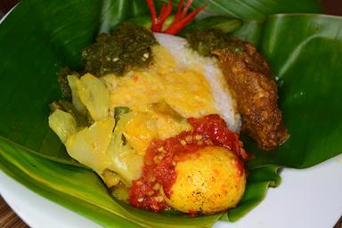 RUMAH MAKAN PADANG DAPUA KITO