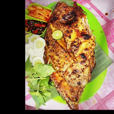 SEAFOOD IKAN BAKAR BANG IZUL