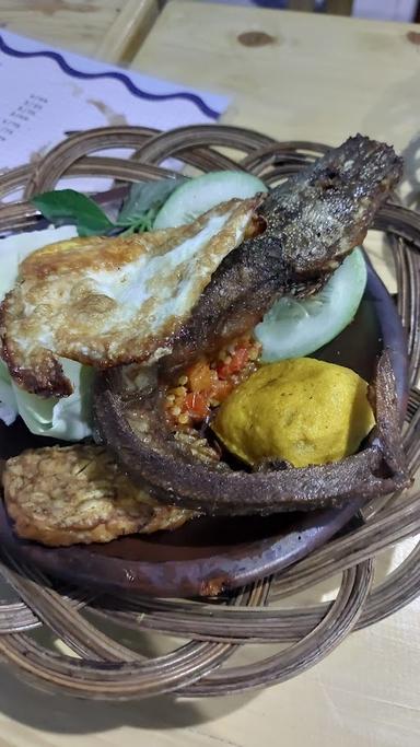 WARUNG BURJO DAN SAMBEL BAKAR COBEK KANG ARUL