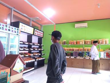 KHASANAH BAKERY DAN RESTO