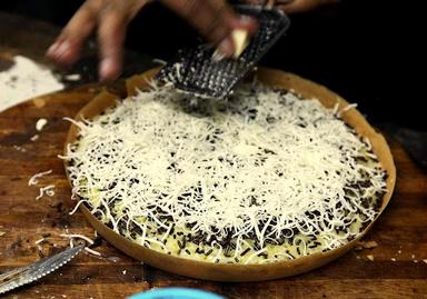 MARTABAK MANIS & TELOR SPESIAL MADURASA