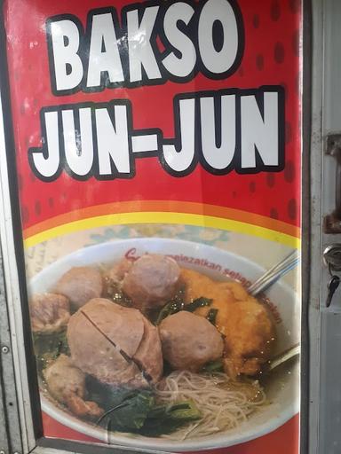 MIE AYAM DAN BAKSO JUN JUN