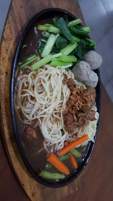 STEAK MIE AYAM (TUNGGALRASA)