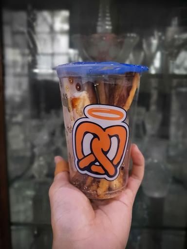 AUNTIE ANNE’S - MAL CIPUTRA CIBUBUR