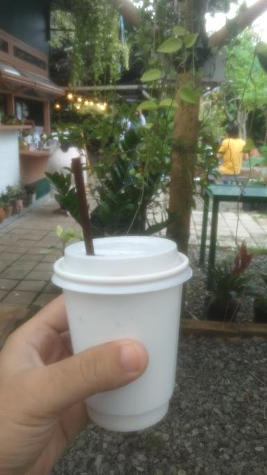 KAFE KEBUN CIBUBUR KALIMANGGIS