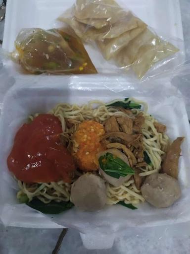 MIE AYAM BAKSO PANGSIT ASIK