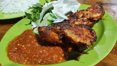 AYAM BAKAR CAK TOGOK JATIRADEN