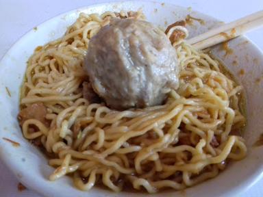 BAKSO & MIE AYAM RAOS MAS KADIR