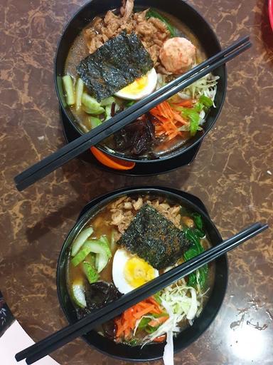 GARASI RAMEN UJUNG ASPAL