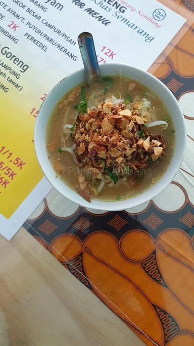 SOTO AYAM PARANG KEMBANG DAN AYAM GORENG BU DJARWO KHAS SEMARANG