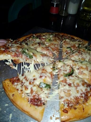 NAGARI'S PIZZA