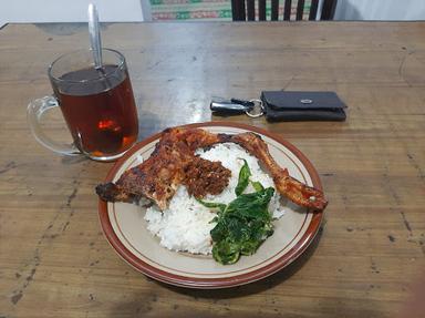 AYAM BAKAR MBOK TIYEM 1