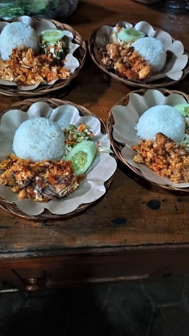 AYAM GEPREK DAN STEAK, DOKSARI