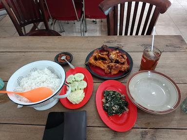 AYAM PANGGANG MBOK TIYEM (2)