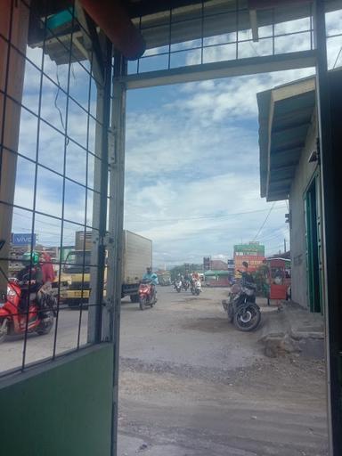 AYAM GEPREK KRIBO & SALAD BUAH