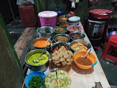 WARUNG NASI UDUK IBU HJ. YATI