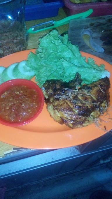 AYAM BAKAR MAMIH