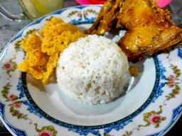 Photo's Ayam Goreng Kremes Papa Dadi