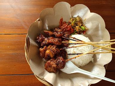 SATE BABI SINGARAJA