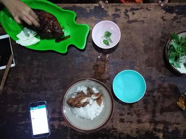 AYAM BAKAR CAH SOLO