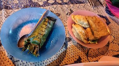 NASI BAKAR MERCON ANIK