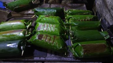 NASI BAKAR MERCON ANIK